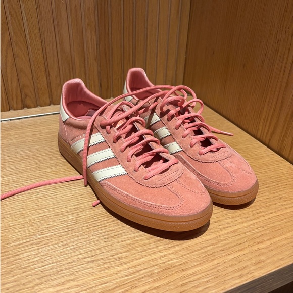 adidas Shoes - Sporty & Rich Adidas spezial